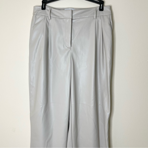 NEW House of Harlow Gray Vegan Leather Straight Leg Pants US 8 - Picture 3 of 6